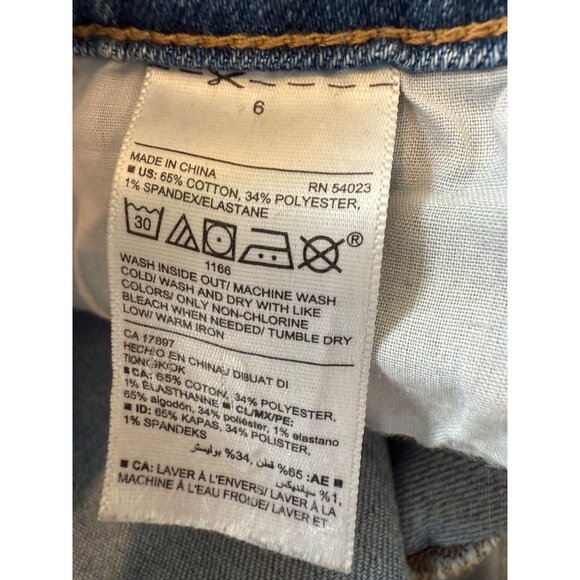 Old Navy Womens Light Wash Cropped Flare Jeans Size 6 Mid-Rise Distressed Hem Co - Picture 5 of 9